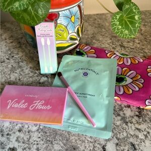 Violet Hour Makeup Set with Brush